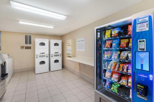 Comfort Inn & Suites Near Fallon Naval Air Station - image 11