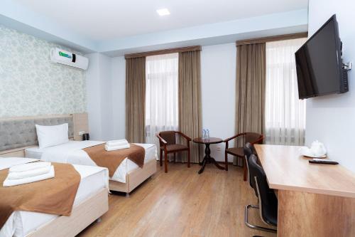 room detail thumbnail 1