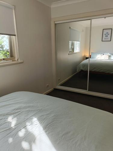 Cute, Cozy and Central Apartment 1 in Essendon with Free Parking