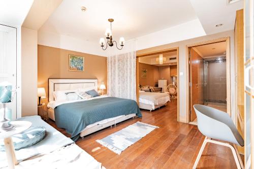 Superior Twin Room with City View room in Chongqing City Center Design B&B