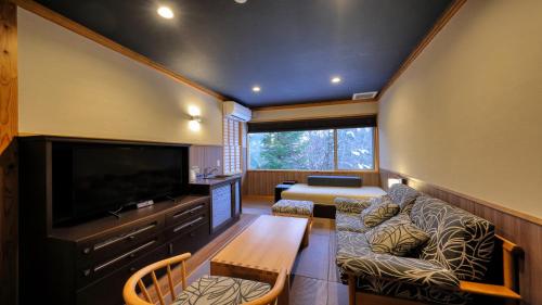 3 twin beds, 1 sofa bed