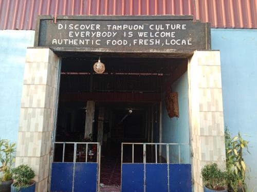 Navina Chilling House in Banlung