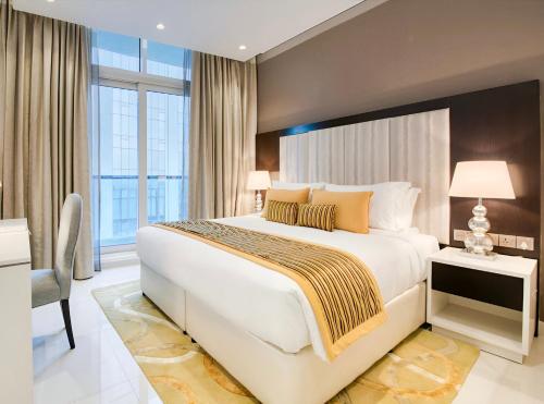 Nice 2 Bedroom Apartment! 5 Minute walk to Dubai Mall! Burj Khalifa View!, Дубай