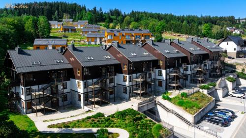 Wonder Home Residence - Apartamenty z balkonami i ogródkami, blisko stoku narciarskiego Karpatka i szlaków turystycznych
