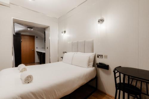 Britannia Hyde Park Hotel by PLI, Londra