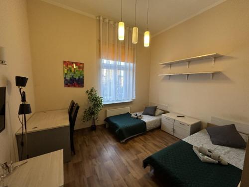 2 twin beds