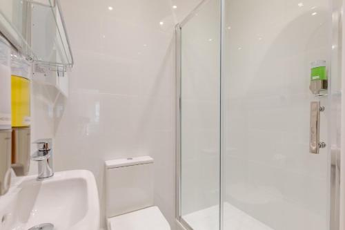 Contemporary Chic 3BD Home Near Little Venice - image 14