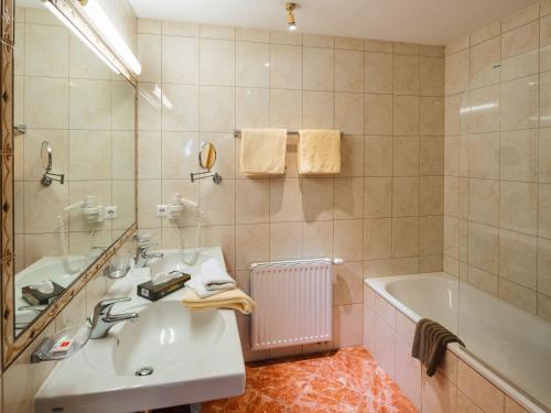 Hotel Alpenruh-Micheluzzi - image 3