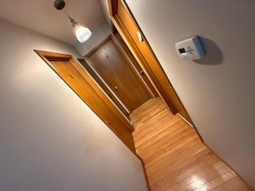 Smart Budget Friendly Room-Near Airport, Groceries,College in คิทเช่นเนอร์ (ON)