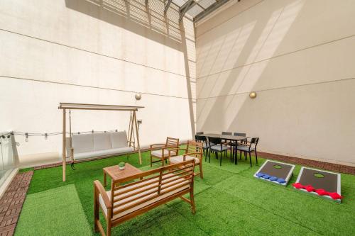 Silkhaus Vacation Homes Homey 2BR at Mayfair Tower in Business Bay - image 4