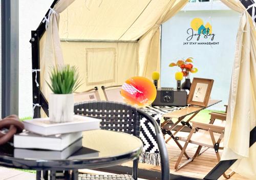 The Shore l Exclusive Private Garden l Luxury Suite l 4-9 pax l Melaka River View l Direct Mall l Jonker Street by Jay Stay Management