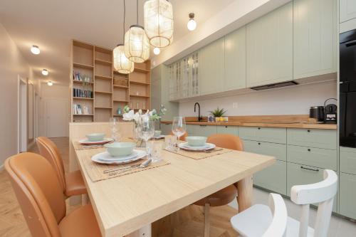 LUX Pastel Oasis Family Apartment with Parking & Gym by Renters Prestige, Warschau (Foto 9)
