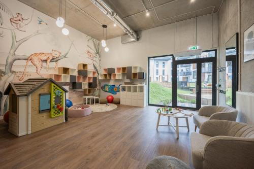 LUX Pastel Oasis Family Apartment with Parking & Gym by Renters Prestige, Warschau (Foto 7)