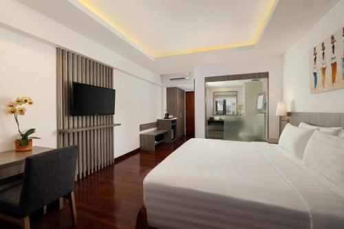 Deluxe Double or Twin Room image 5
