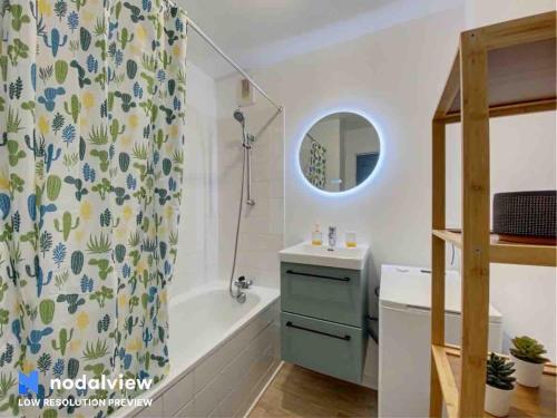 浴室, Appartement au bord du lac in 茹埃萊圖爾