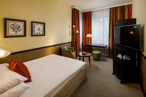 room detail thumbnail 1