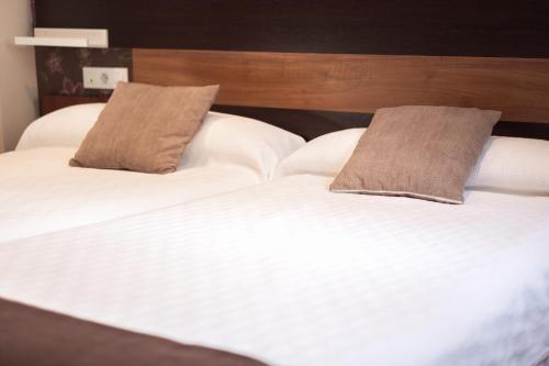 Apartamentos Reyes Católicos - image 13