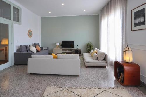 The 31 Grand Théâtre by IB Signature - Boho Chic 1BR Apt - with Wifi - Self check-in - 24 x7 Security - City View with terrace - Walk to Cafes! City Centre, Tram, Casablanca (fotografie 6)