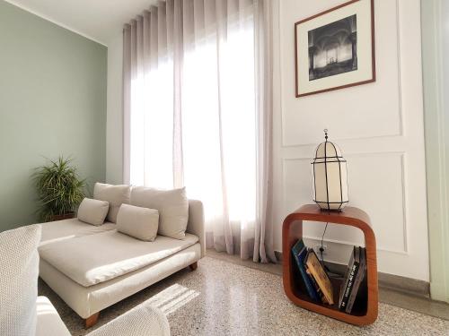 The 31 Grand Théâtre by IB Signature - Boho Chic 1BR Apt - with Wifi - Self check-in - 24 x7 Security - City View with terrace - Walk to Cafes! City Centre, Tram, Casablanca (fotografie 11)