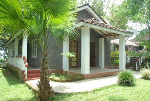 Panthiya Estate Bungalow in Matugama
