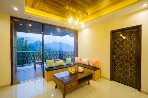 Alaya Stays Pine Shadow Fuchsia - Hillside Retreat with Restaurant in Shimla Rural