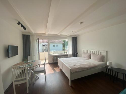 Superior One-Bedroom Apartment with Balcony