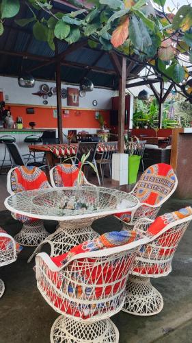 ผับ/เลาจน์, Mbemi Village Eco-Resort in บัวอา