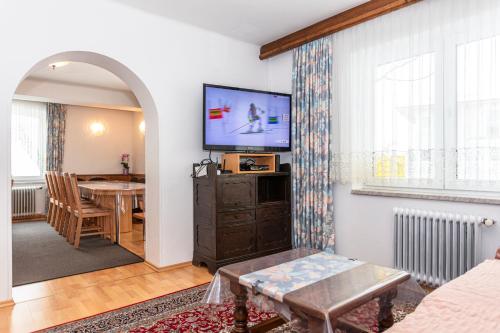 Koplietošanas atpūtas telpa ar TV, Ferienhaus Alpenrose in Vorfusch