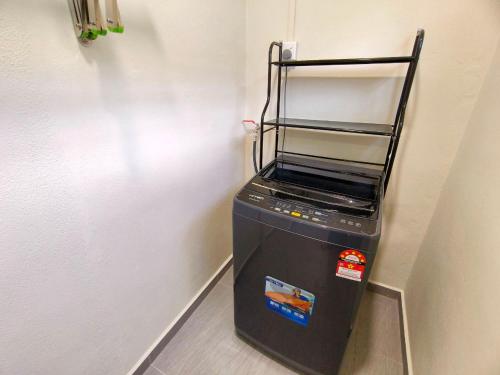 Newcastle Seri Impian Snooker Ping Pong Neflix Newcastle Seri Impian Snooker Ping Pong Neflix