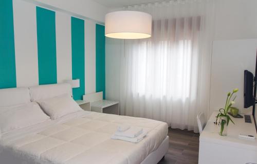 Sea Room Sorrento - image 8