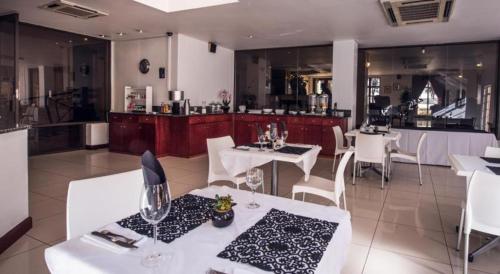 Airport Inn and Suites in Johannesburg