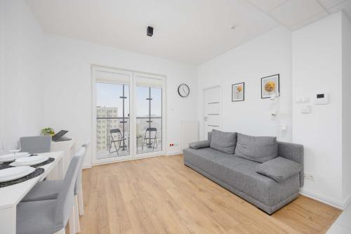 Apartments Kasprzaka near Metro Płocka with AC by Noclegi Renters