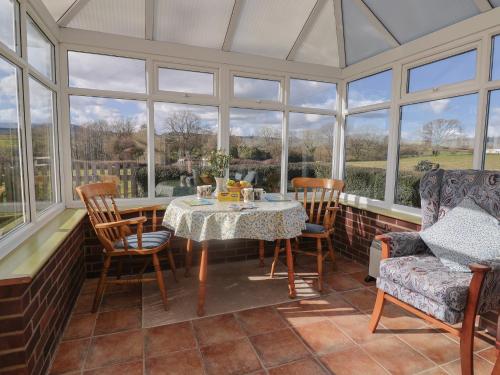 Exterior view, Broadstones in Broadwindsor