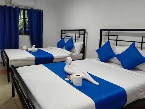 2 double beds, 1 sofa bed
