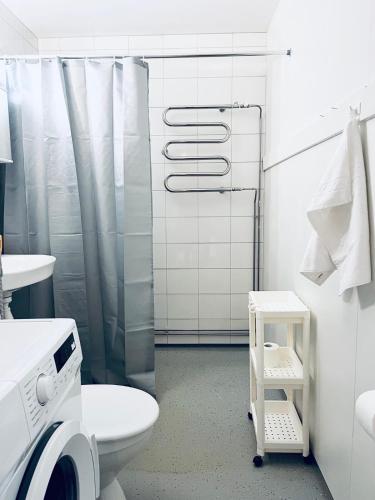 Shower, Kotimaailma Pori Annikintie in Pori
