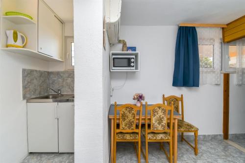 One-Bedroom Apartment with Terrace