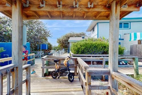 Azure Haven in Lantana (FL)