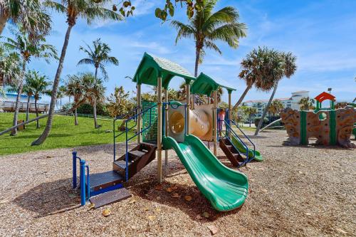 Azure Haven in Lantana (FL)
