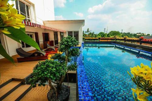 Swimming pool, The Sahira Hotel (Syariah Hotel) in Tanah Sereal