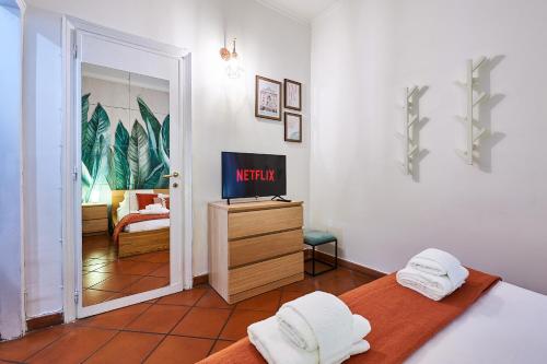 One-Bedroom Apartment image 6