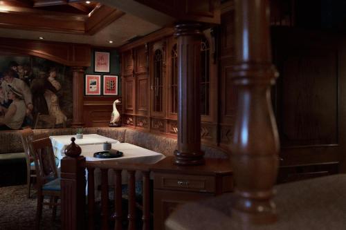 酒吧/高級酒吧, Hotel Martini Kaprun inkluding breakfast & free parking in 卡普倫