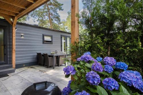 Luxe Chalet Veluwe Sauna en Hottub in Apeldoorn