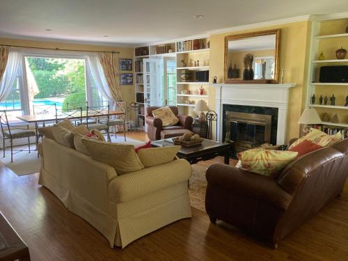 Bellport Village Gem in North Bellport (NY)