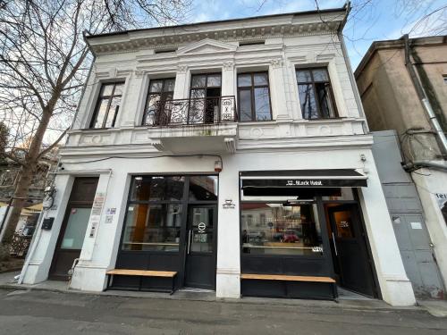 Black Habit Accomodation 3