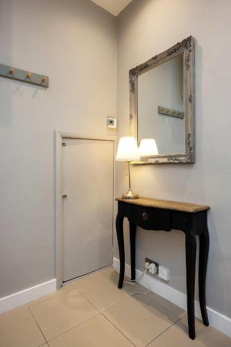 Veeve - The Brook Green Retreat - image 6