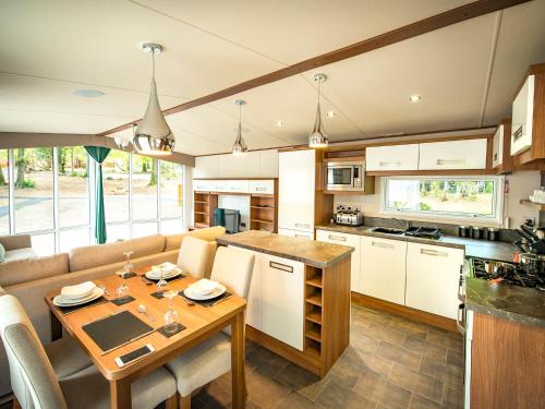 2 bedrooms, 4 beds