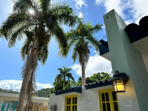 Vista, Rainforest View with Spa 4 Bed 3 Bath Sleeps 8 in Rio Grande