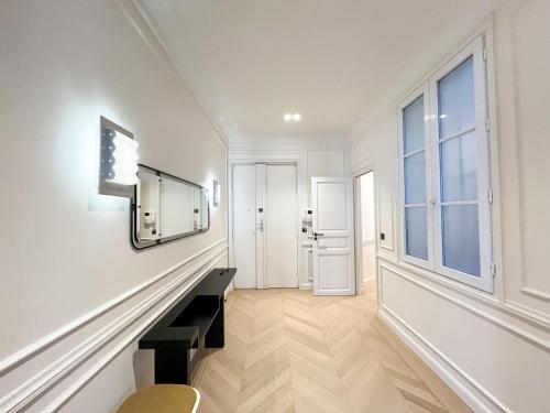 Urban Flat 191 - Luxury 3 Bedroom Apartment - Madeleine - main image