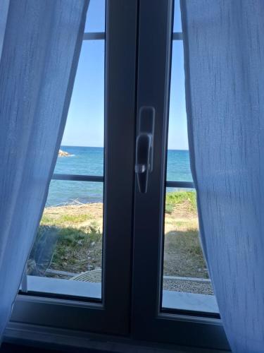 LA TERRAZZA SUL MARE camera fronte mare&vicino aereoporto SICILIAN VINTAGE STYLE SEASIDE ROOM LA TERRAZZA SUL MARE camera fronte mare&vicino aereoporto SICILIAN VINTAGE STYLE SEASIDE ROOM