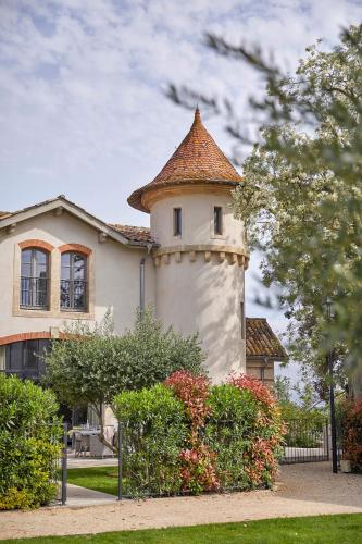 Villa with Garden View